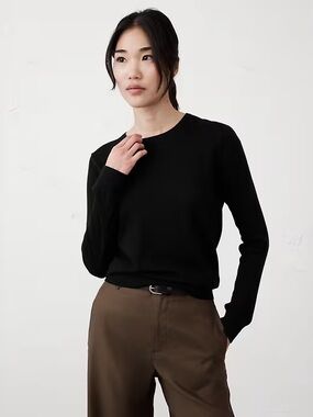 BR Classic Black Crewneck Long Sleeve Forever Sweater